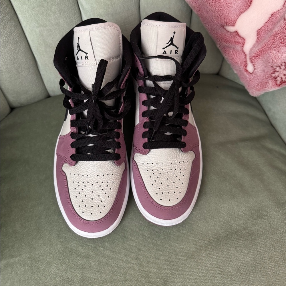 Jordan 1 - Nike Women's Air Jordan 1 High Top Sneakers